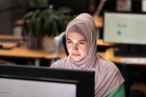 medium-shot-woman-working-computer